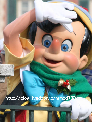 ピノキオの可愛いマフラー Disneyパワー全開