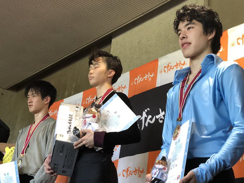 表彰台3人