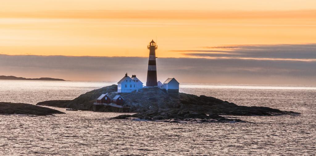 ノルウェーの黒い壁紙iphone Xグランビルアイランド 岩 日没 灯台 建物 水 風景 高精細画像 材料入力します 壁紙 ノルウェーの黒い壁紙iphone Xグランビルアイランド 岩 日没 灯台 建物 水 風景 高精細画像 材料入力します 壁紙