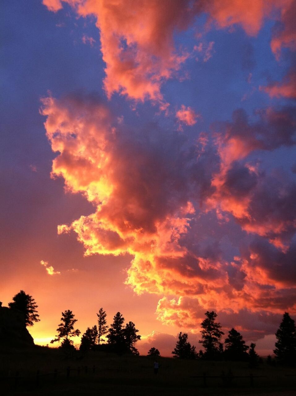 曇りの日にかわいいい韓国の壁紙オフ 垂直夕焼け 空 夜 夕暮れ 高精細画像 材料入力します 壁紙