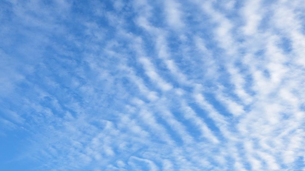 Iphoneおデスデス円形壁紙空 雲 雲 青 セルバマリン 白 日当たりの良い 高精細画像 入力材料 壁紙