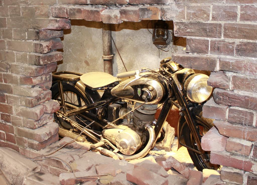 オートバイ 古い 古いバイク オートバイのため 歴史的に 壊れたiphoneの壁紙カレンダーbu Ra Nnド歴 高精細の画像 材料を入力します 壁紙