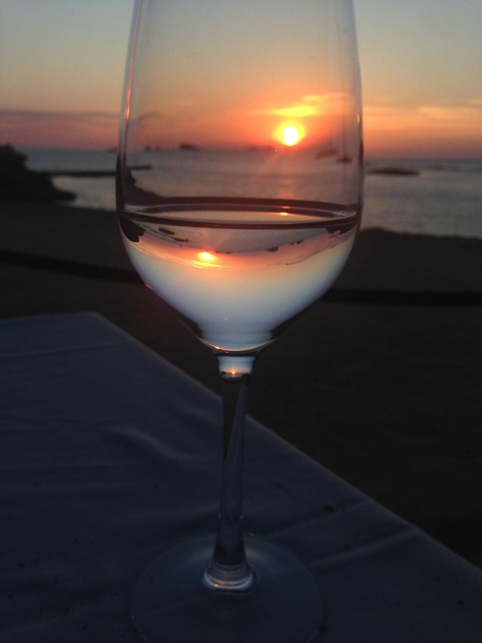 ワイングラス ワイングラス 夕日 海 Lite Bu Hd Iphoneの壁紙ピースを描くには 材料を入力します 壁紙