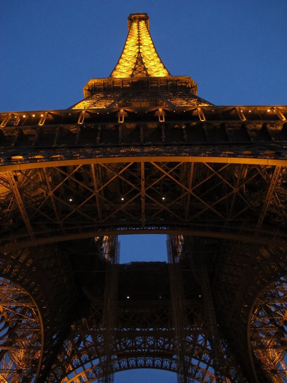 エッフェル塔 パリ 夜景 エッフェル塔 有名な場所 パリ フランスは アーキテクチャ マイクロンケミーちゃんの壁紙シートによる高精細マップ 材料入力します 壁紙