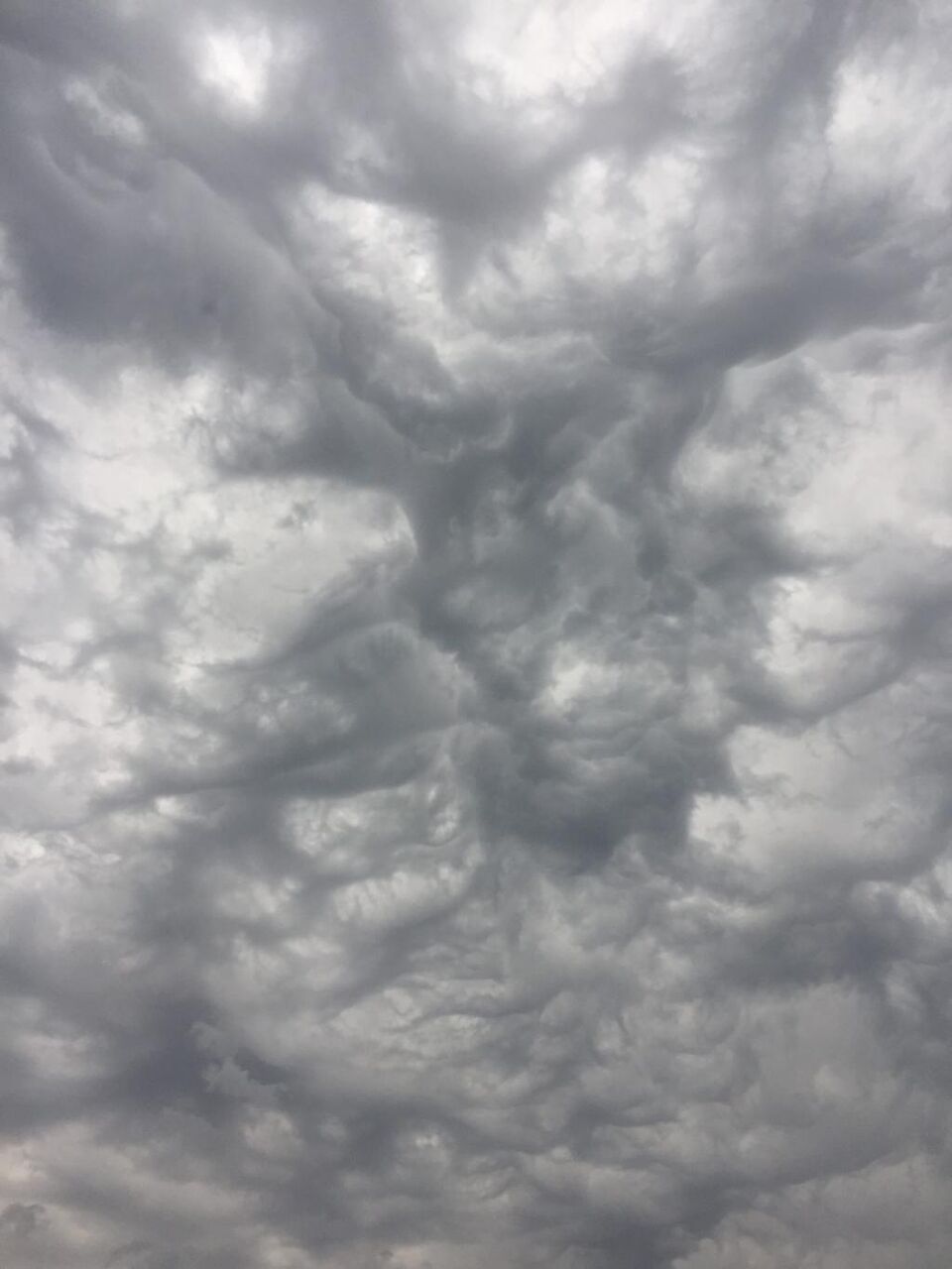 雲 嵐 グレー 空 雷雨 自然な白iphoneの壁紙 天候 高解像度画像 材料を入力します 壁紙