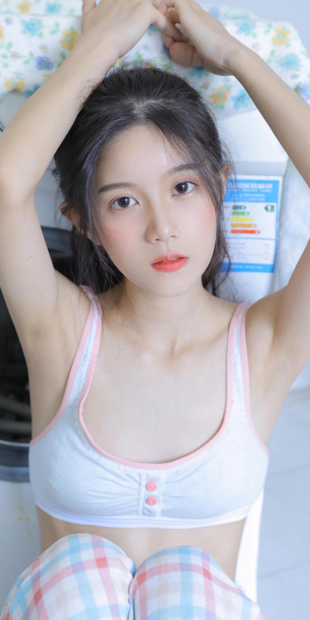 Ana壁紙suミリアンペアホ着てセクシーなブラの甘い女の子 ロック画面の画像 携帯電話の壁紙 女性 壁紙