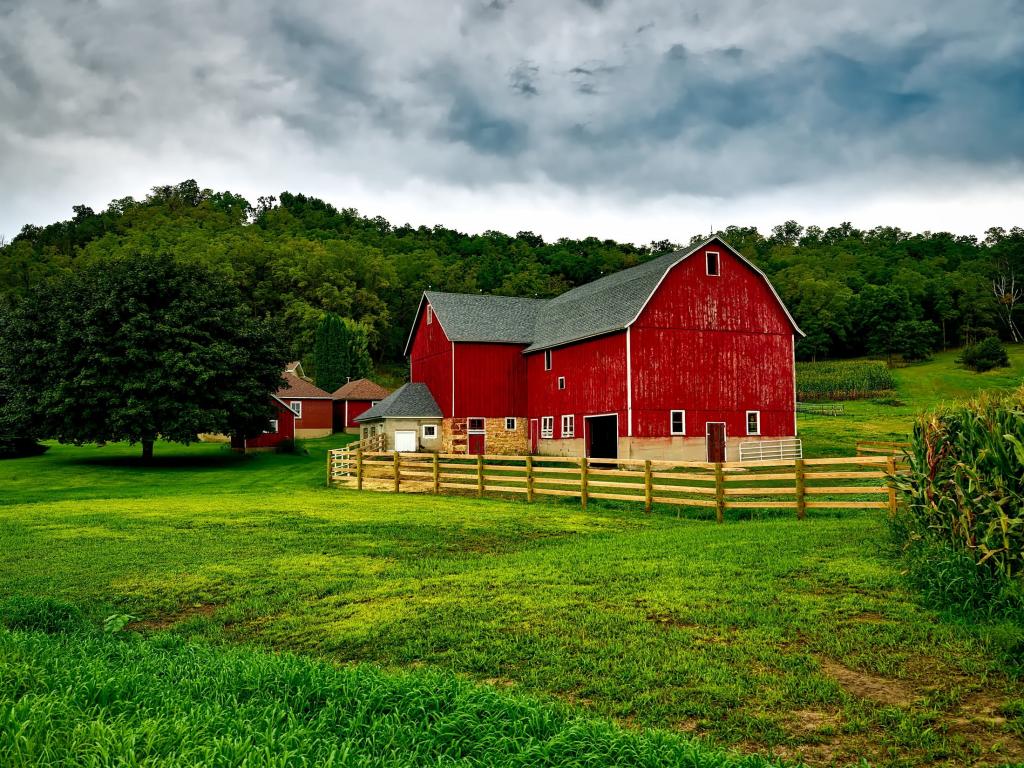 ウィスコンシン州 農場 国 農村 風景 空 雲 ビデオゲームィー危険ni Iphoneの壁紙の色 高解像度の画像は 材料入力します 壁紙