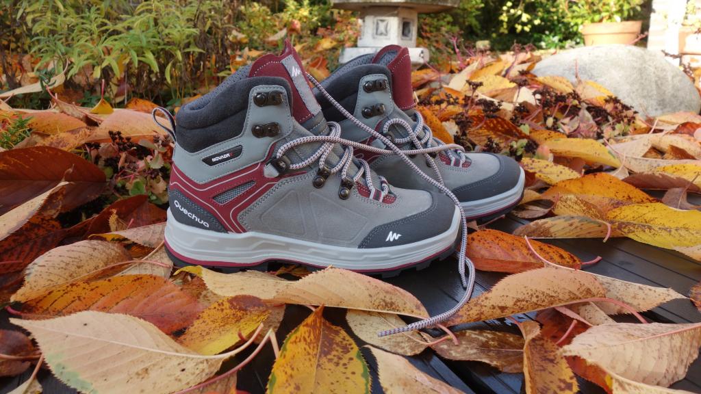 材料を入力します 白い靴 ウォーキングシューズ 秋 季節 紅葉 スポーツ ハイキングは 高精細画像の壁紙iphone 壁紙