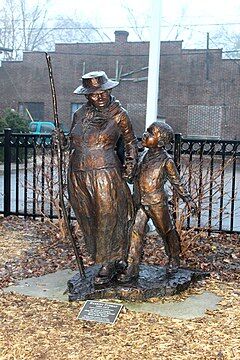 240px-Statue_of_Harriet_Tubman_Ypsilanti_Michigan