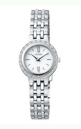 ジュエリーのように手元を華やかに演出したトケイ