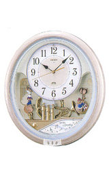 大きなラッパの飾り振り子の動きに合わせて風船がゆらゆら