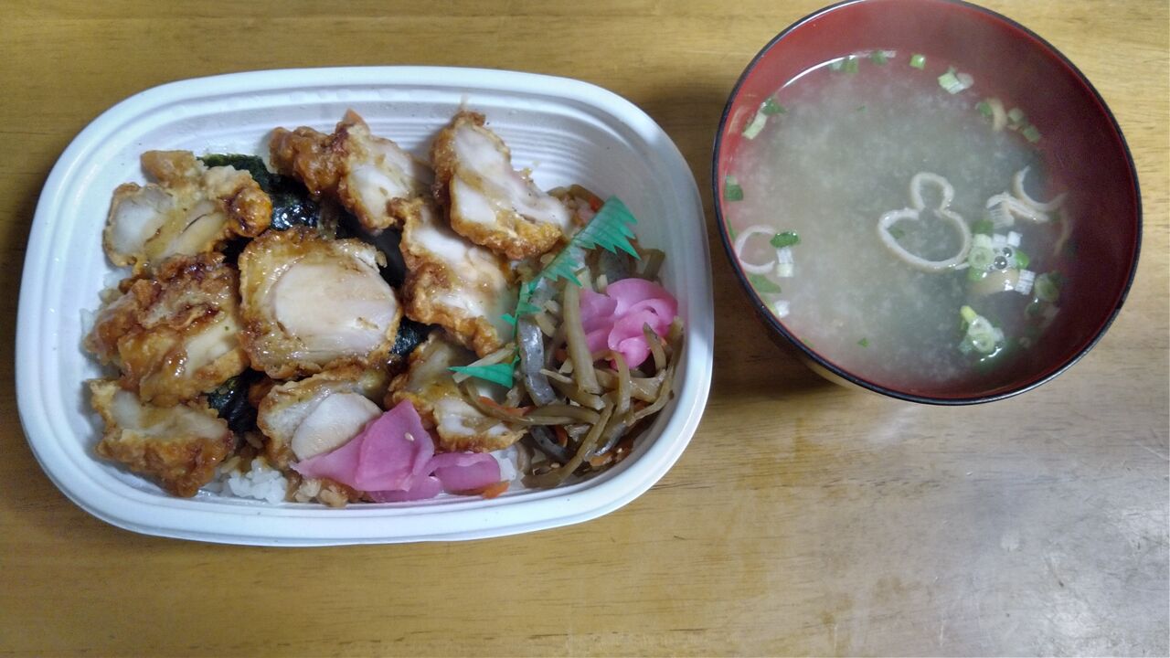 お昼ごはんはお弁当
