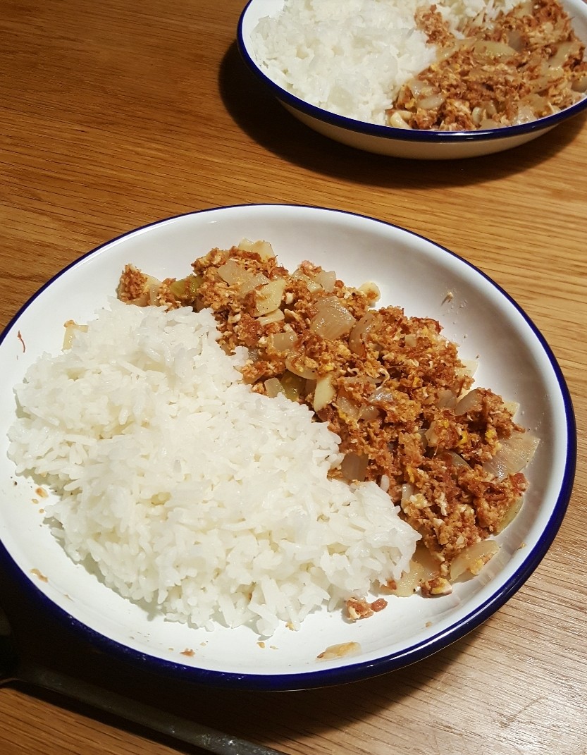 コンビーフで Q式フィリピン料理 むくげの花