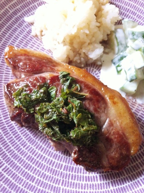 イギリス時代を懐かしんで ラム肉にミントソース むくげの花