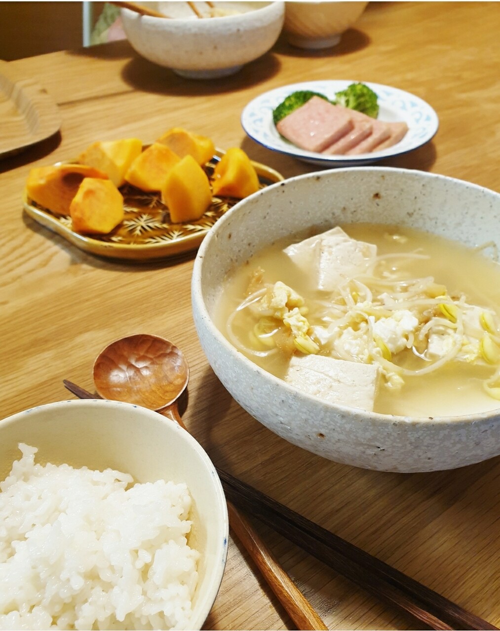 身体に染み渡る 干し鱈と豆もやしのスープ むくげの花 身体に染み渡る 干し鱈と豆もやしのスープ むくげの花