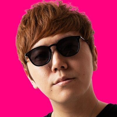 【朗報】※家宝レベル※ 全治3ヶ月の骨折ヒカキンさん、懐かしすぎるメンバーとの記念撮影!!さらには”新人さん”との写真撮影にも応じ、モンスト民を喜ばせる。