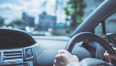 （ヽ´ん`）「月3万キロ運転してるけど？」