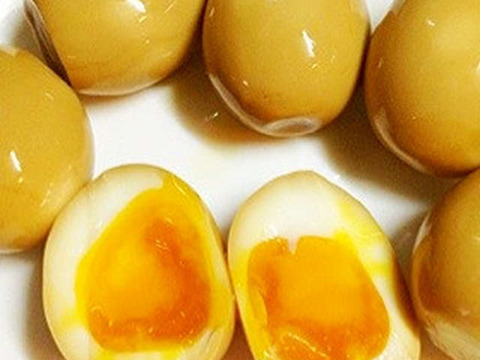 彡(^)(^)「（煮たまご）うん、よく漬かっててうまい」