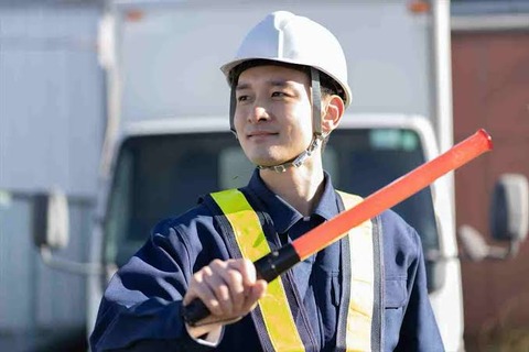 (ヽ´ん`)「新人が入ってきた。47歳。警備業界では珍しくはない」