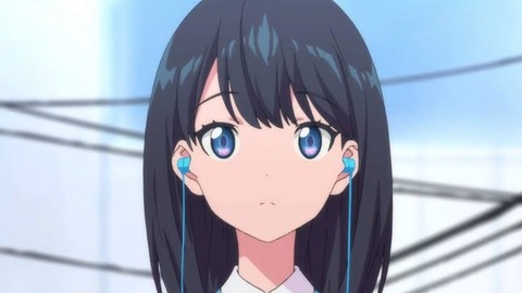 グリッドマンのヒロイン、太もものサイズが主人公の3倍ある。