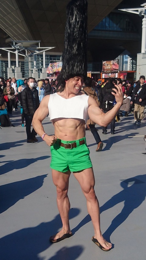 なかやまきんに君とかいう体鍛えて粉チーズかけるだけで20年以上売れてる芸人