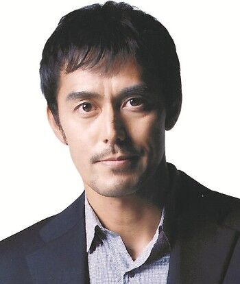 【悲報】阿部寛の公式サイト更新されて激重に