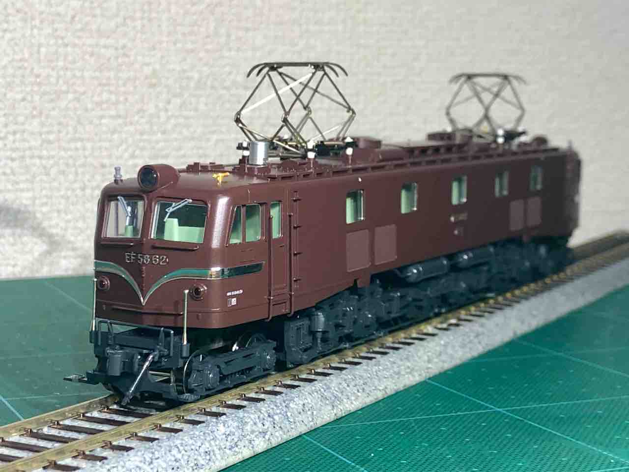 16番 KATO EF58 大窓/茶 : 愛犬クマの鉄道模型製作備忘録