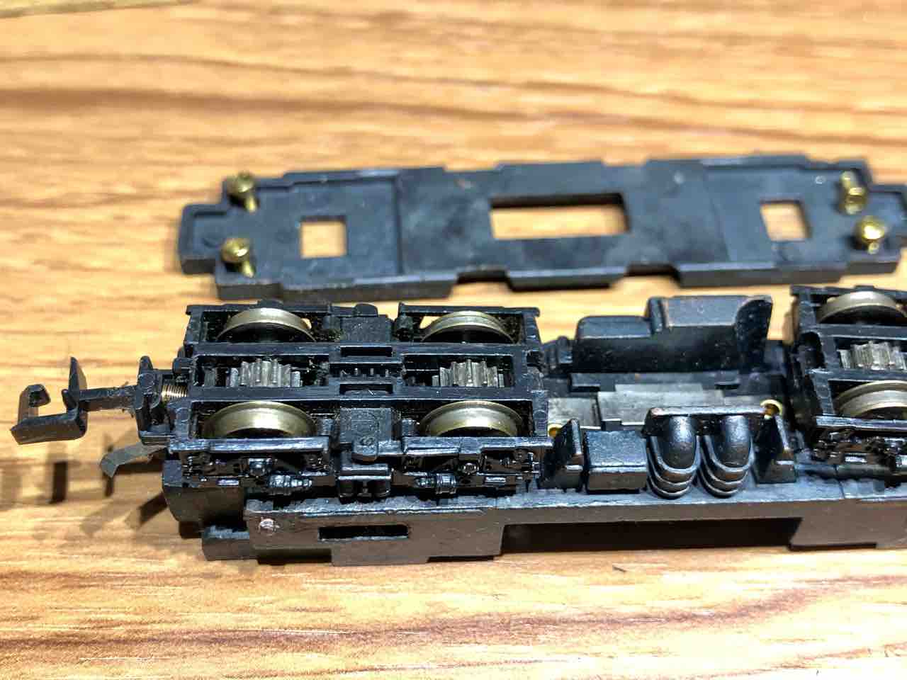 Nゲージ TOMIX 香港製ED75 ② : 愛犬クマの鉄道模型製作備忘録