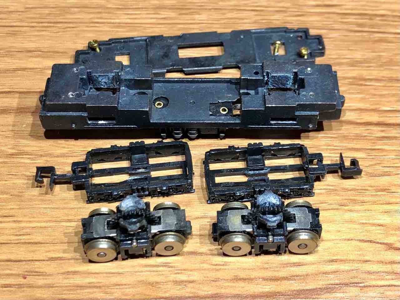 Nゲージ TOMIX 香港製ED75 ② : 愛犬クマの鉄道模型製作備忘録