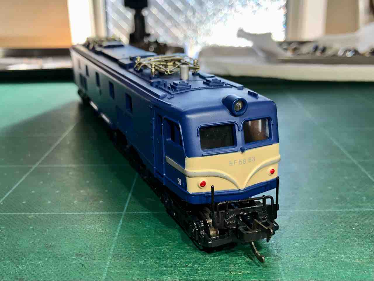 トミー HOスケールEF58 色挿し : 愛犬クマの鉄道模型製作備忘録