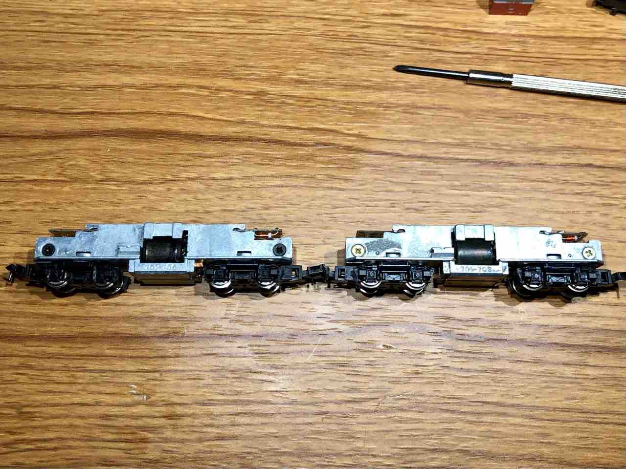 KATO DD13 品番N701と701比較 2 : 愛犬クマの鉄道模型製作備忘録