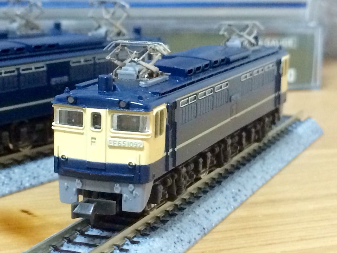 Nゲージ 不動ジャンクEF65再生 : 愛犬クマの鉄道模型製作備忘録
