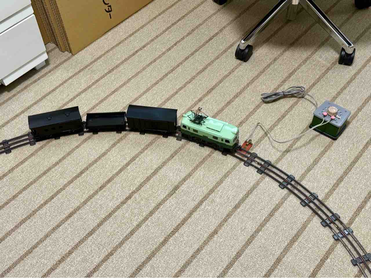 天気悪いが… 虫干しOゲージ EB58 : 愛犬クマの鉄道模型製作備忘録