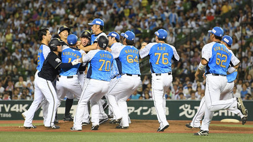 オリ 佐竹コーチが退場 西武 森脇が若月に３つ目の死球 サンスポ