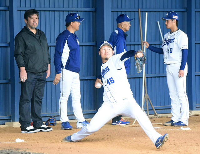 中日 キャンプに野茂英雄氏 50 が登場 フォークの神様 杉下茂氏 93 と共演 若手投手陣へフォークを伝授 超速プロ野球 まとめちゃんねる