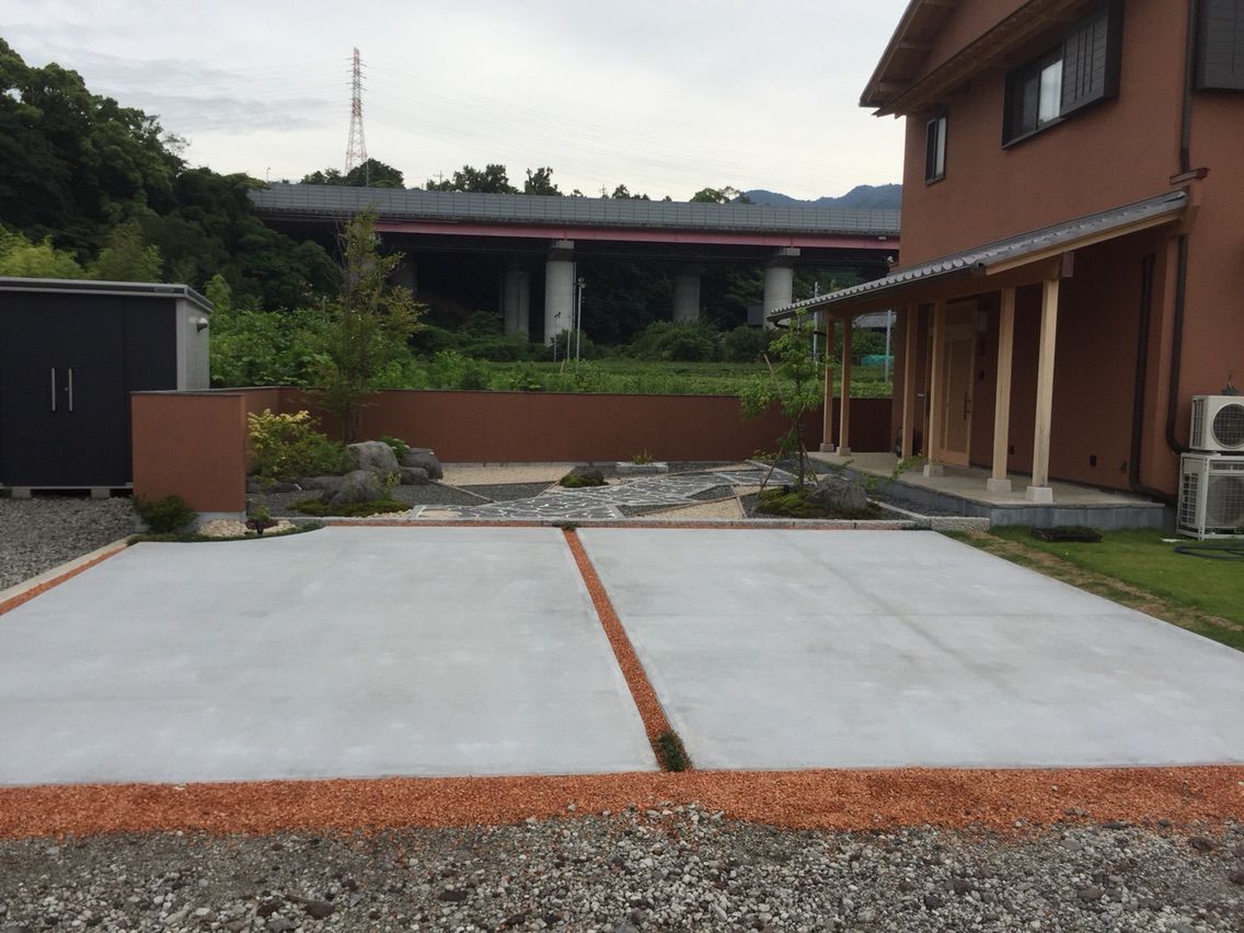 自宅駐車場完成 もっちーの家内安全かわら版 自宅駐車場完成 もっちーの家内安全かわら版