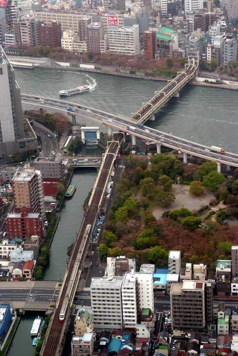 NY-20120418-1-04