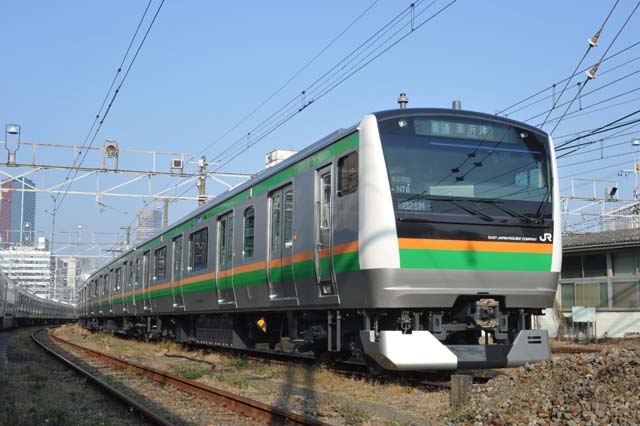 E233系東海道線 JR東日本E233系1000番台クハE232-1051ポケモンラッピング