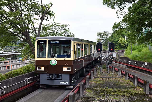 西武鉄道多摩湖線9104編成と狭山線の101系，そして2000系2輛編成と