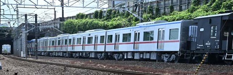 8CA_4033