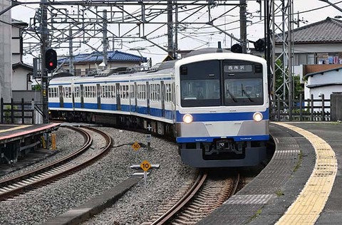 西武鉄道多摩湖線9104編成と狭山線の101系，そして2000系2輛編成と
