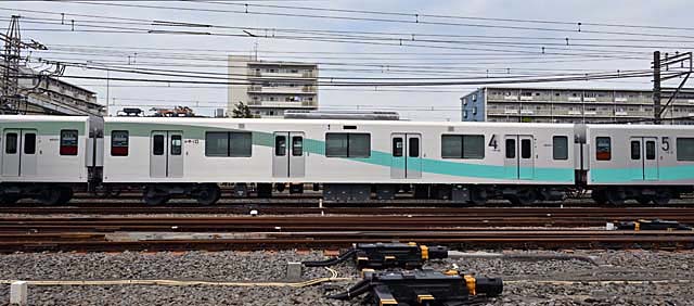 西武鉄道“トキイロ”到着！ : モデラーな日々 とれいんスタッフブログ