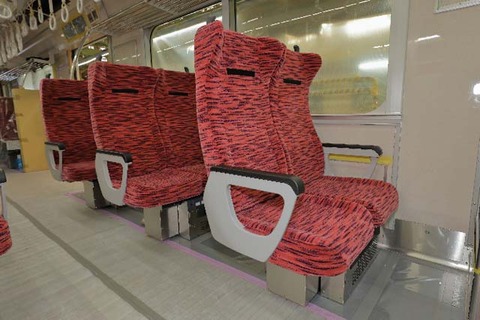 クロスシート製作中