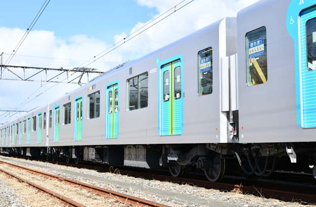 西武鉄道40000系ロングシート仕様 公開 : モデラーな日々 とれいん