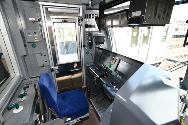 西武鉄道40000系ロングシート仕様 公開 : モデラーな日々 とれいん