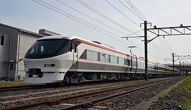 JR東海“しなの”用385系が報道公開 : モデラーな日々 とれいんスタッフ
