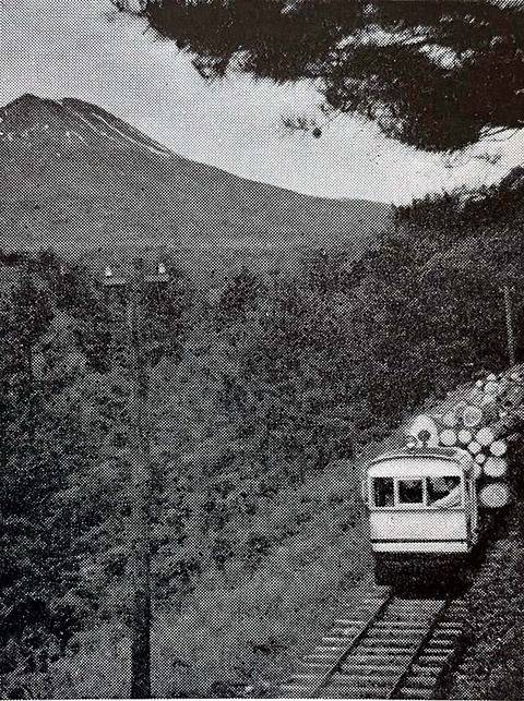 木曽御岳と運材