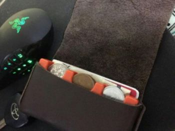 小銭入れを探していたら面白いコインホルダーを見つけた モダン空間