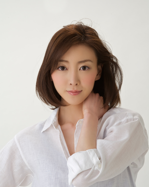 GALLERIA-アイドル動画・画像館 渡辺舞 | 青山メインランド のCMで「ですよねぇ〜」と言うOLさん