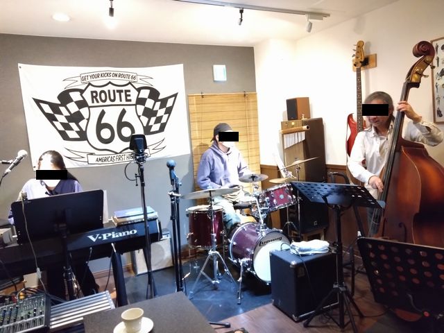 日本酒とJAZZ！ ～No Chaser＠鶴見 : こちらダメ人間弐号機、平常運行